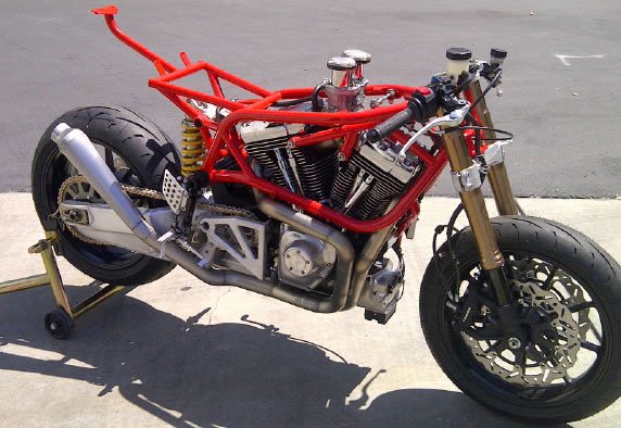 Спортбайк BTR Moto с двигателем Harley-Davidson Twin Cam