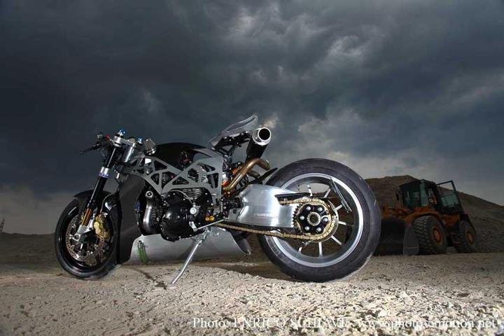 Кастом Ducati Monster 900