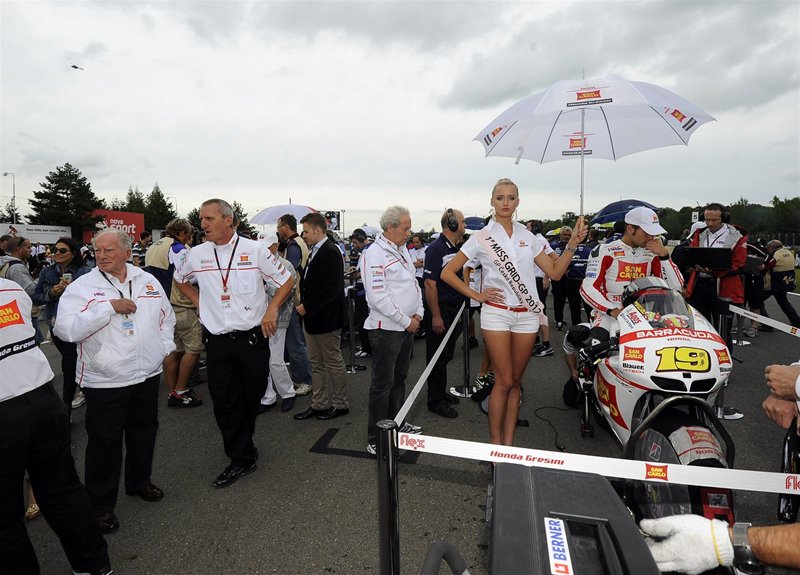 Девушки паддока Гран При Чехии 2012