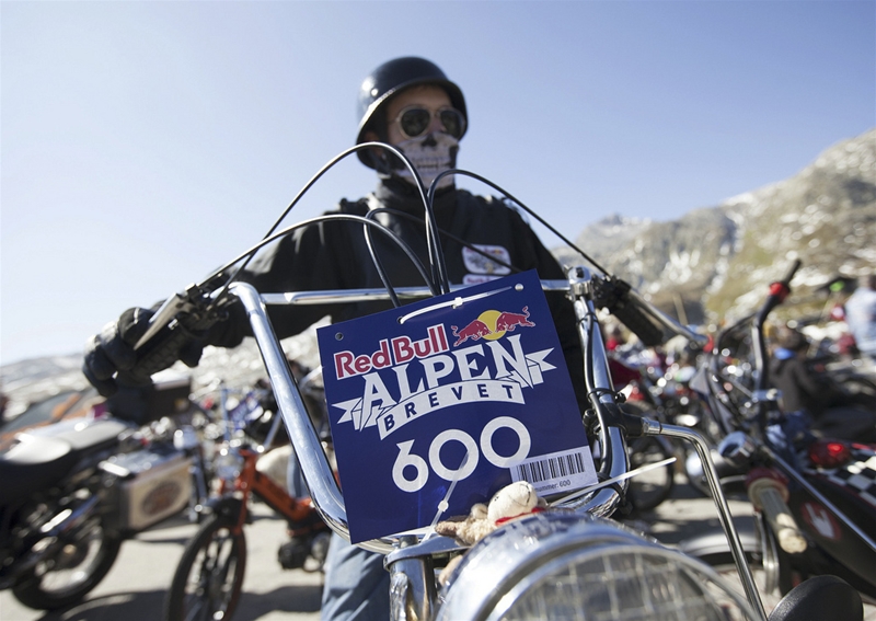 Red Bull Alpenbrevet 2012 - минипутешествие-гонка на мопедах