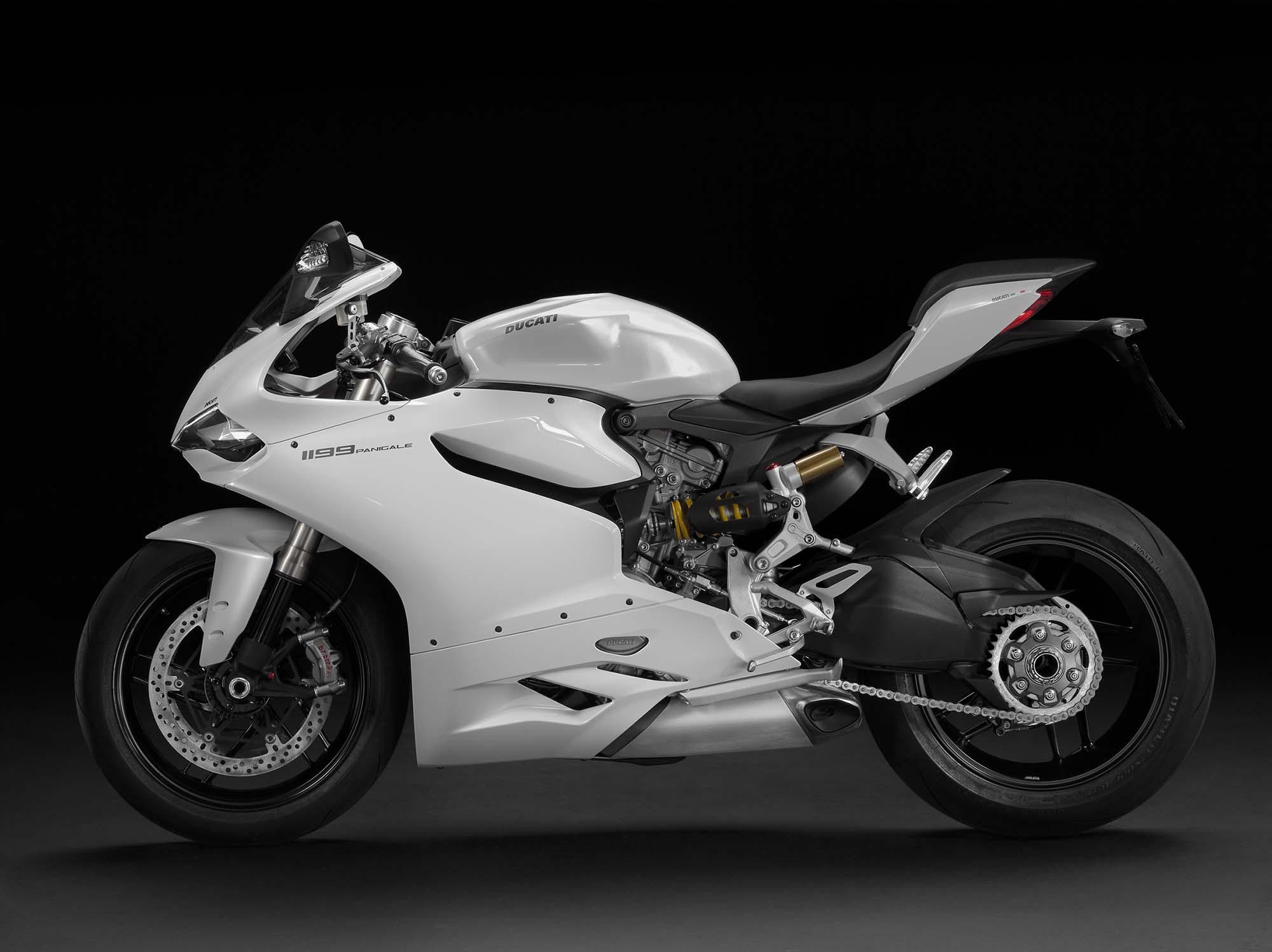 Ducati на выставке Intermot - всё о цветах